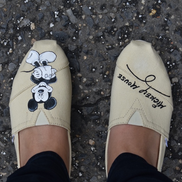 Mickey Mouse Toms - Picture 2 of 13